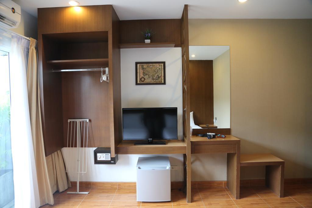 Tree Hug Home Patong Exterior photo